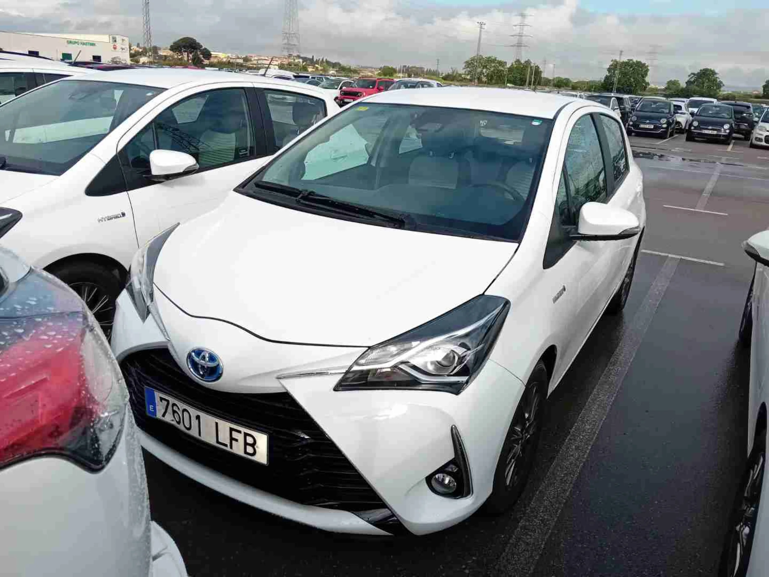 Toyota YARIS 1.5 100H Active - Foto 1