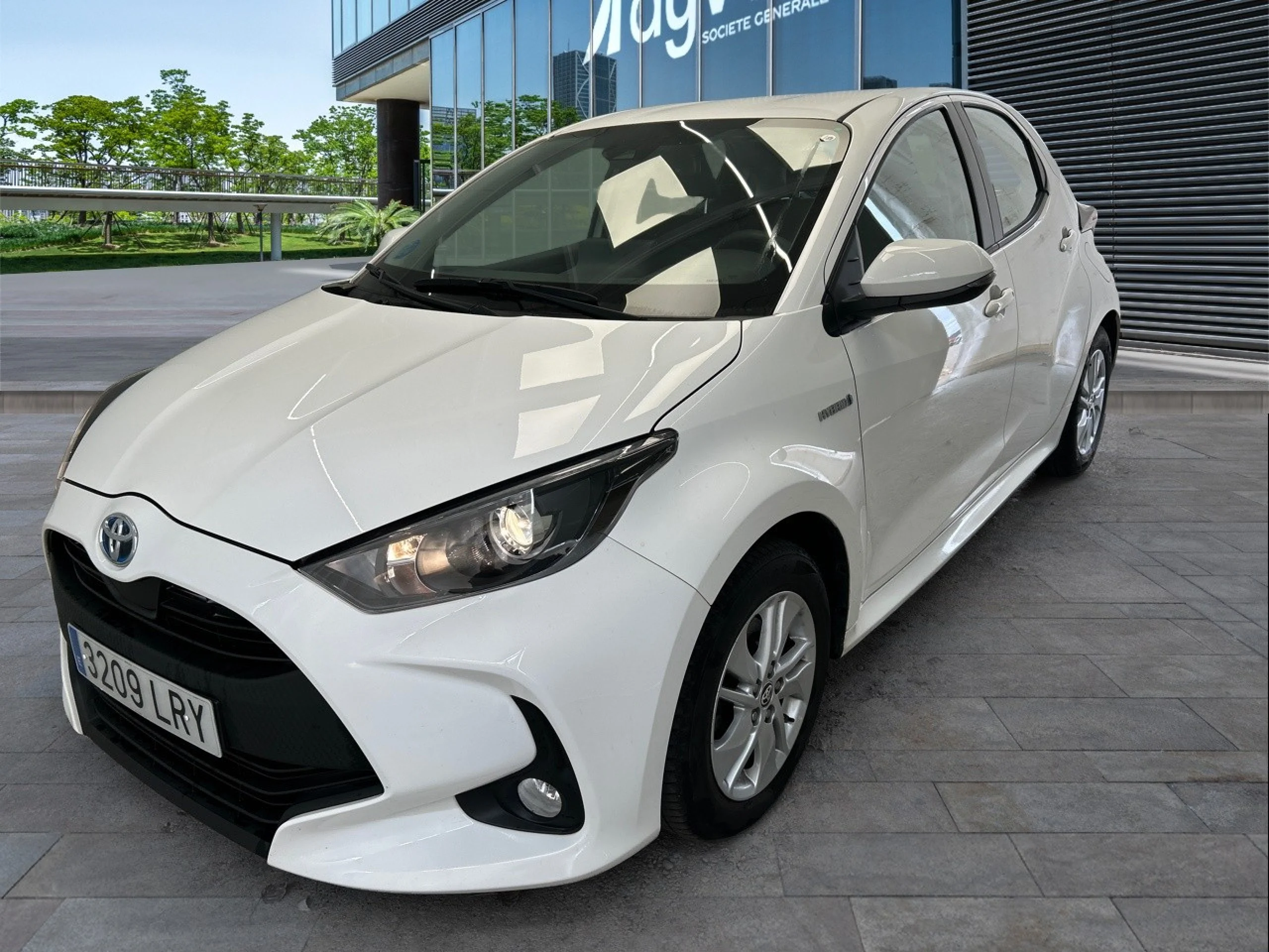 Toyota YARIS 1.5 120H Business Plus - Foto 1