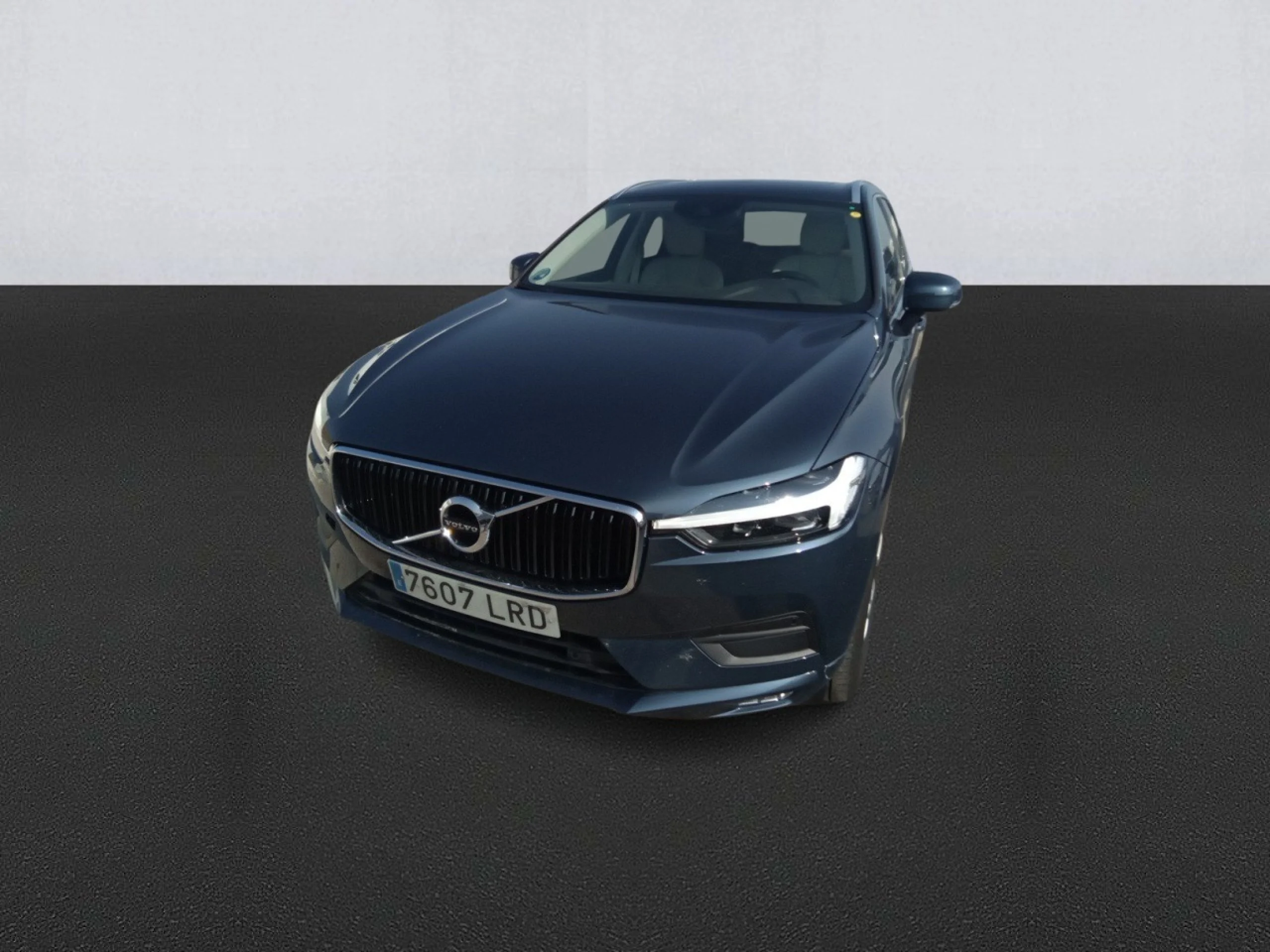 Volvo XC60 2.0 B4 D AWD Momentum Pro Auto - Foto 1