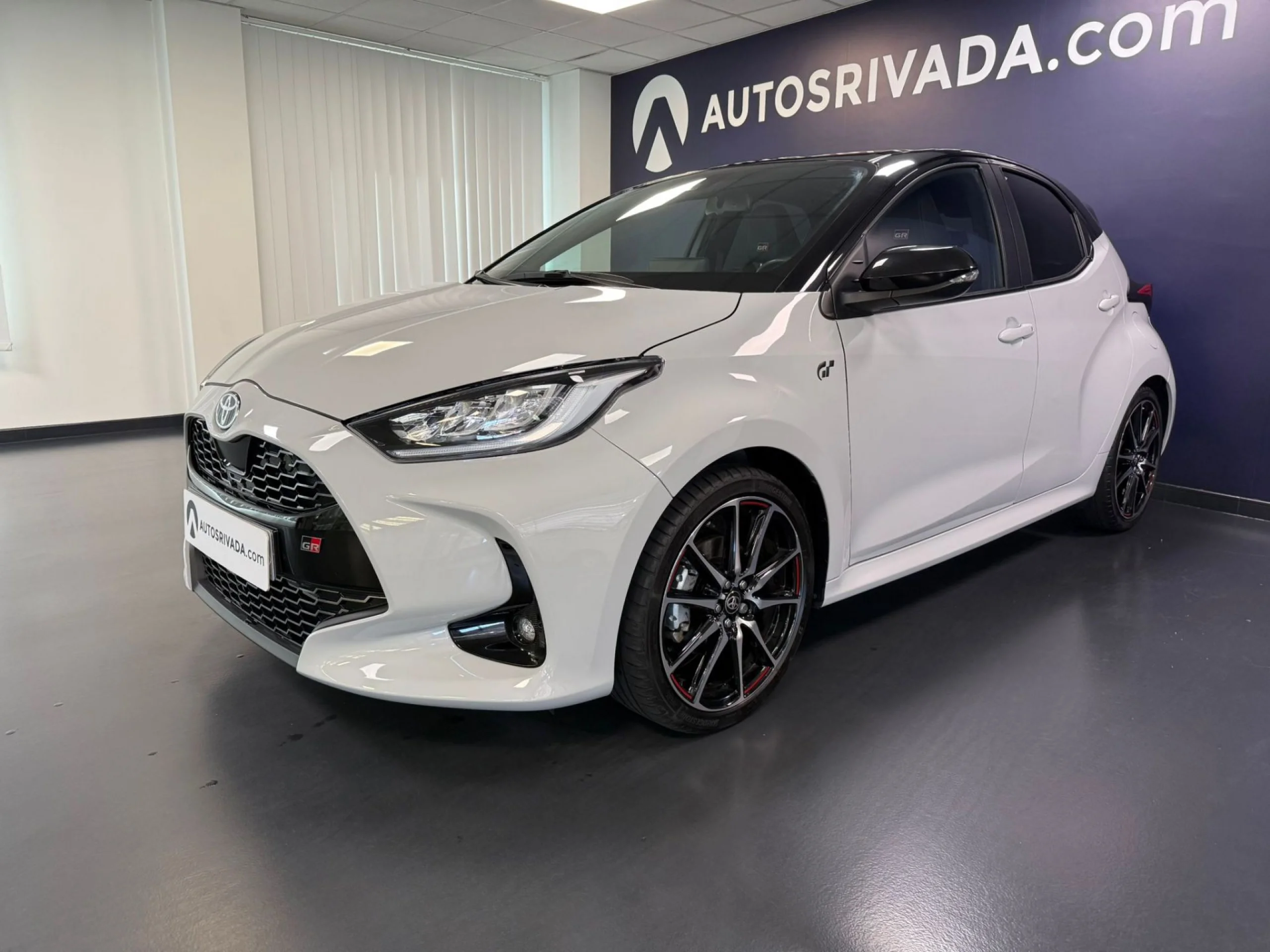 Toyota YARIS 1.5 120H GR Sport GT7 Edition - Foto 1