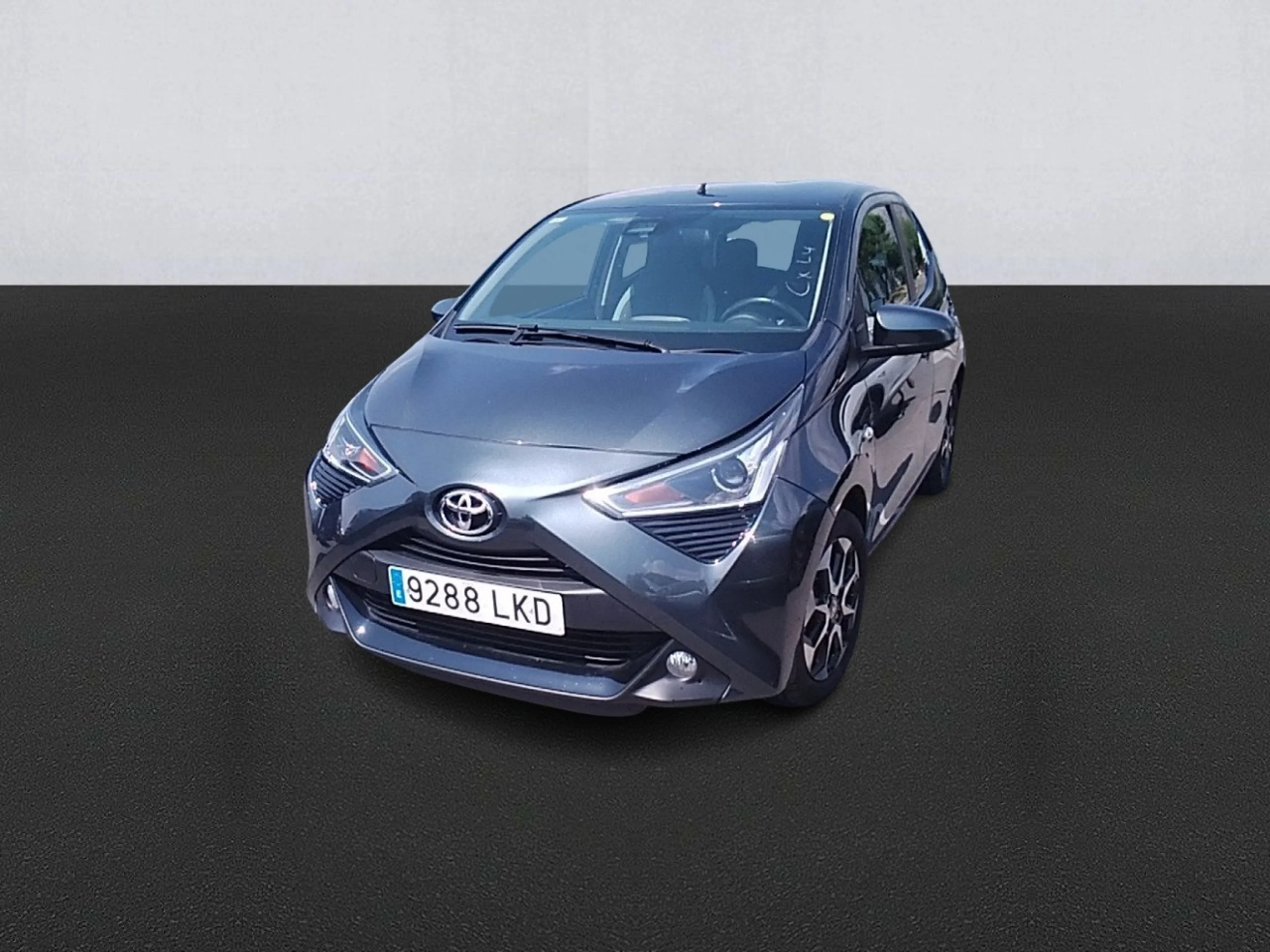 Toyota AYGO 1.0 70 x-play - Foto 1